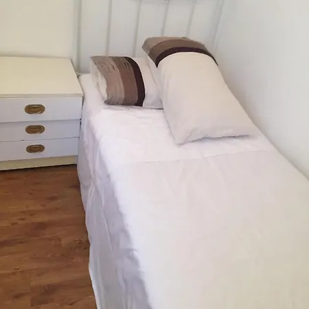 Devons Unique Short Stay